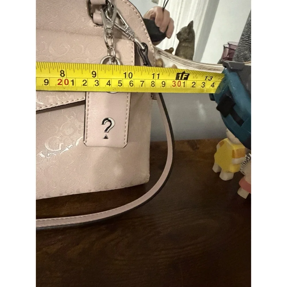 GUESS Shiny Blush Pink Logo Satchel Crossbody Dome Bag Charm‎ Medium
